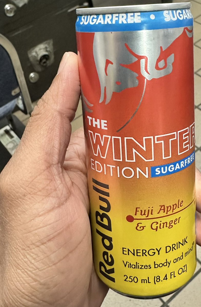 goutham_reddiii's tweet image. Let’s try new flavor, new season, new fuel ❄️
#winterEdition
 #RedBull 
#Fujiappleginger