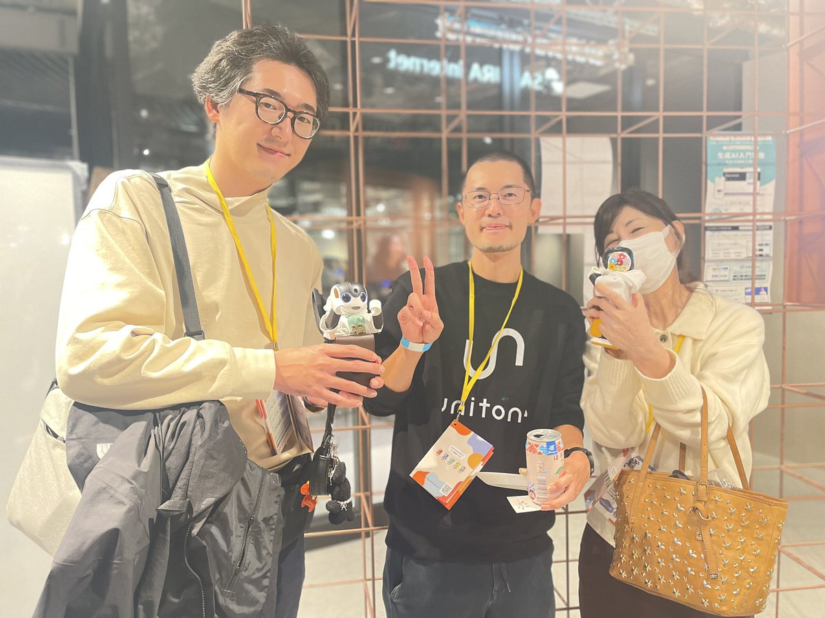 bijyosiweb_yuko's tweet photo. #wckansai2025
#wpsnowmonkey
#possweb
#WORDCANPKANSAI2025
アフターパーティーで神にてをあわせるベリーちゃん
来年はきっと良い事ありますね https://t.co/fX1F49y8Zz