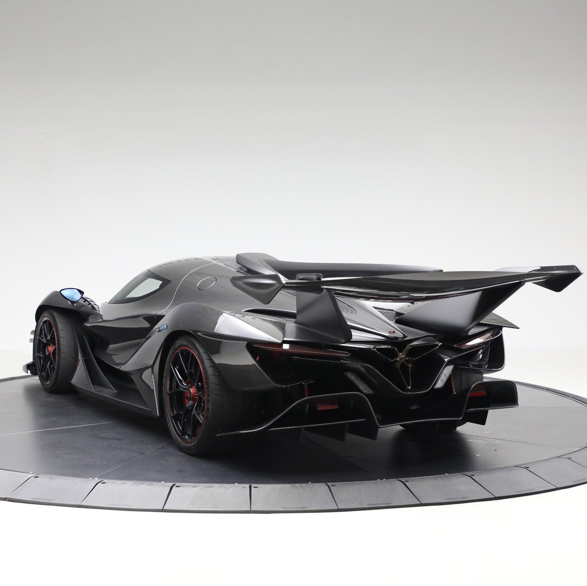 duPontREGISTRY's tweet photo. 2020 Apollo Intensa Emozione "Carbon Dragon" | 1 of 10 in the world &amp; 1 of only 4 in the US!

Learn more: https://t.co/P7HT2dtI61 https://t.co/1p3rFfGSOc