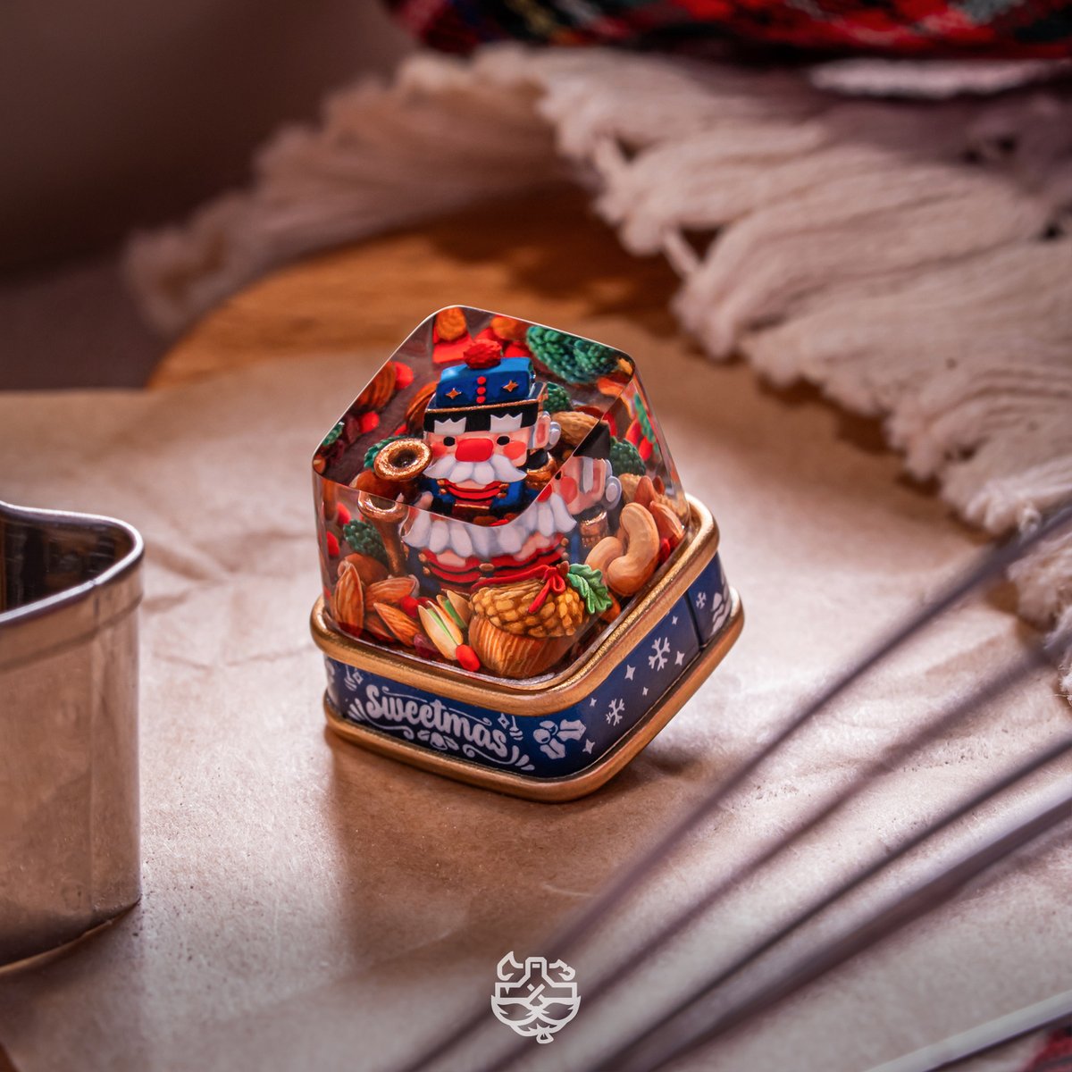 🎄 ArtiSanta Factory Grand Opening: Sweetmas Keycap Collection 🔥

Hand-crafted in the warmth of festive nights and the joy of holiday sweets, the Sweetmas collection brings together 3 charming keycap sets: Santa, Nutcracker, and Gingy.

Link in bio~