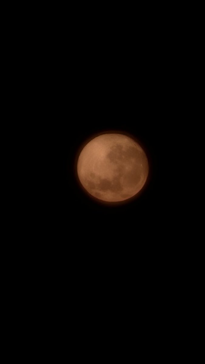 CeboFortunate's tweet photo. Good morning, how do you guys manage to take clear pictures of the moon? 🌕 This were taken on Samsung S24 Ultra https://t.co/NZULkVi8by