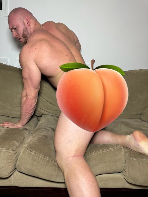 Also you can find me on my OF it´s super hot 😈😉🔞
link.me/whiterhino