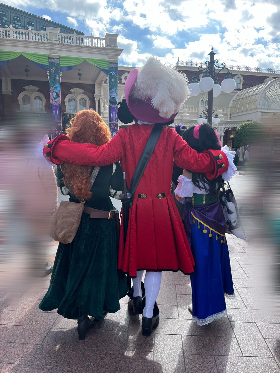 ※仮装でグリしてます

素敵なゲストさんが後ろ姿を撮ってくれていて、お写真送ってくれました😭
船長とお散歩できたのうれしかった😭💫