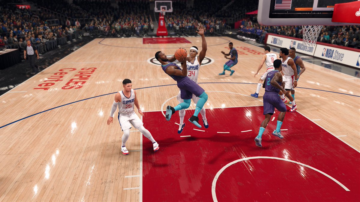 NBA LIVE 18 (XBOX ONE) 📸 

Hornets “Kemba Walker” attempting an acrobatic layup on Clippers defender “Tobias Harris”.

#NBALIVE #easports 🎮