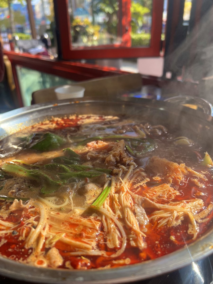 사실 섹시훠궈 먹는 메이크업이에요