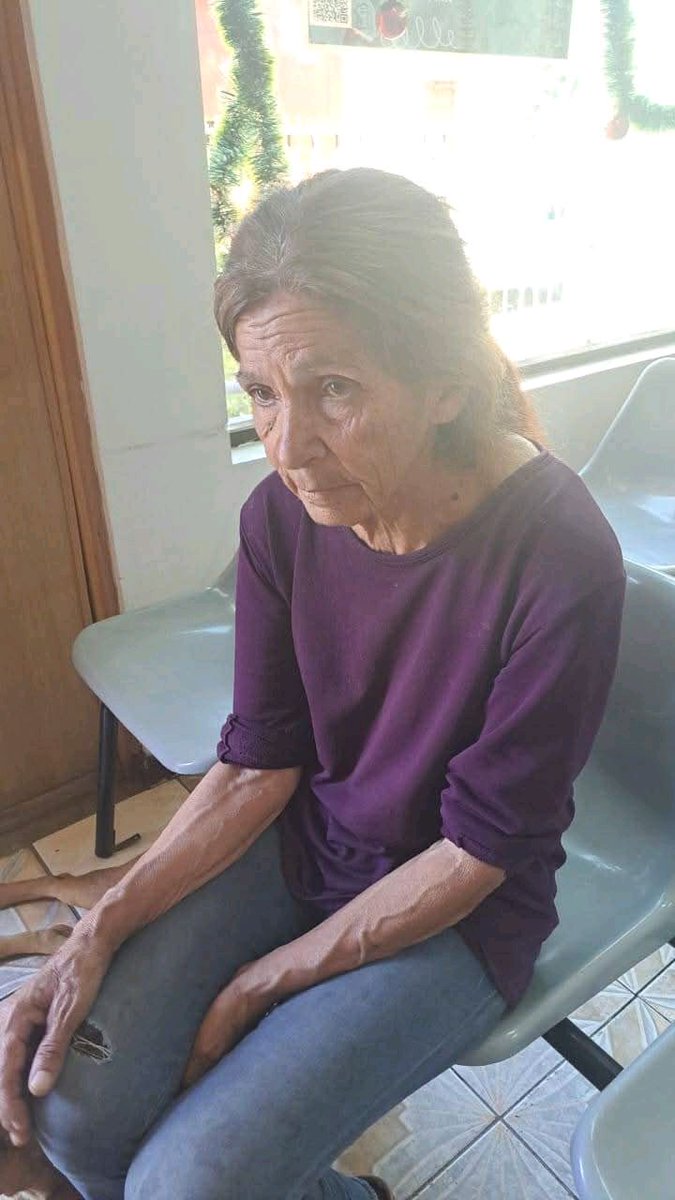 sanfelipeinform's tweet photo. SIGUE LA BUSQUEDA DE SEÑORA AMADA, su familia no para su busqueda ultima vez vista alrededores san felipe ,ella sufre de alzhaimer y no sabe llegar a casa ,ayudemos que amada vuelva a su hogar, si alguien la ve dar aviso al celular +56971760385 o directo a carabineros👈 https://t.co/8wMbhIXSrh