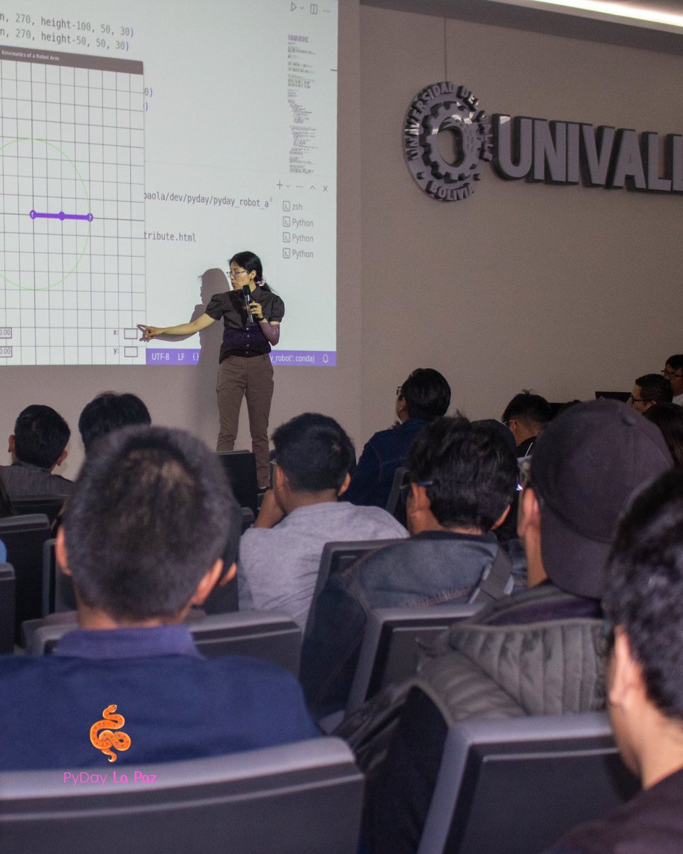 pydaylapaz's tweet image. 🎉 Gracias Paola Daniela Chambilla Condori por compartir tu experiencia en el #PyDayLaPaz2024
Tu charla fue una dosis de inspiración para toda la comunidad pythonista 🙌🐍