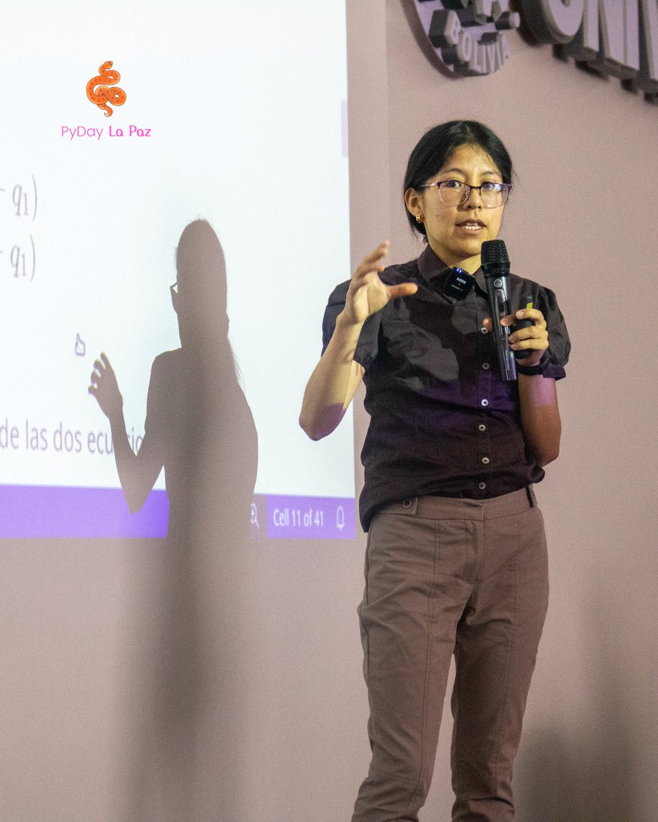 pydaylapaz's tweet image. 🎉 Gracias Paola Daniela Chambilla Condori por compartir tu experiencia en el #PyDayLaPaz2024
Tu charla fue una dosis de inspiración para toda la comunidad pythonista 🙌🐍
