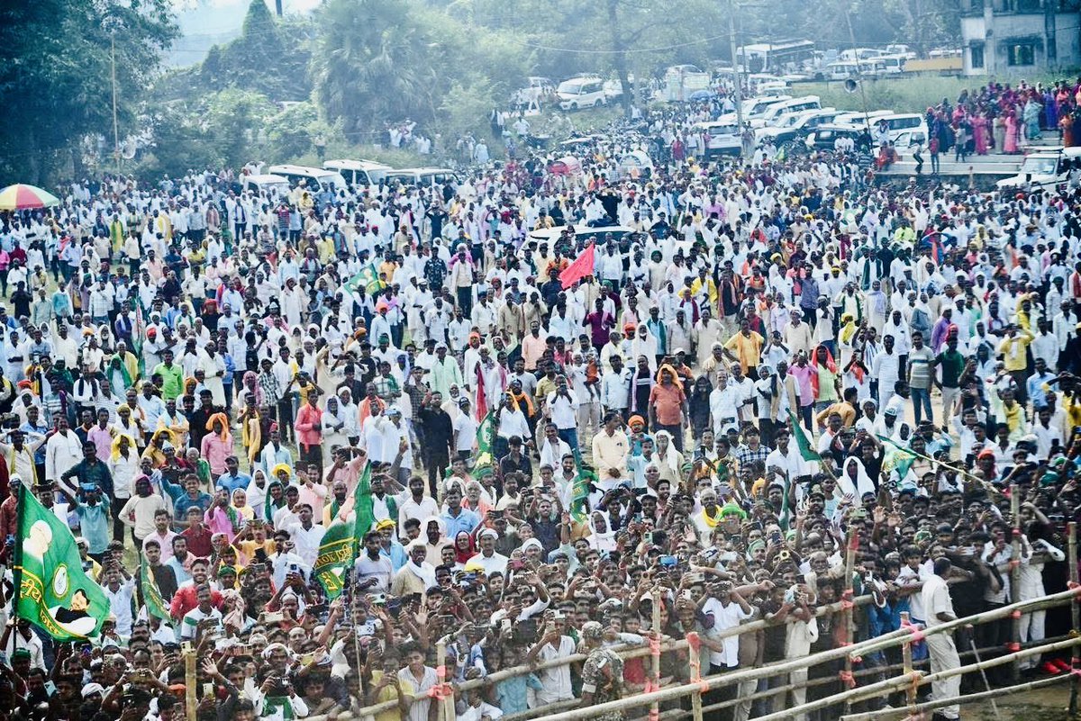 PrashoonKumar2's tweet image. जयप्रकाश नारायण जी एवं मा. @yadavakhilesh जी के विचारों से प्रेरित होकर बिहार परिवर्तन की ओर...!!