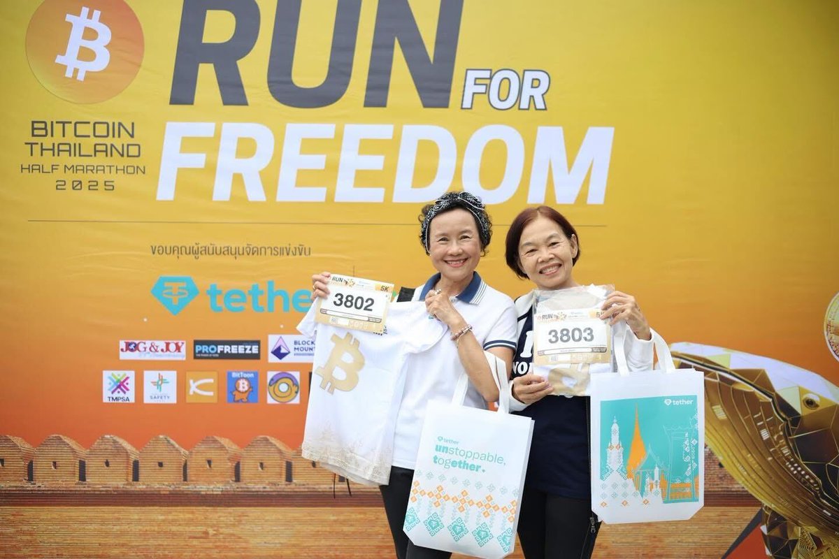 Tether_APAC's tweet image. Incredible weekend in Chiang Mai!
3,000+ runners, all races sold out 🏃‍♀️🔥

Proud to have sponsored the world’s first Bitcoin Half Marathon — celebrating movement, culture &amp;amp; freedom.

Powered by Bitcoin Chiang Mai Organization, supported by @tether_to