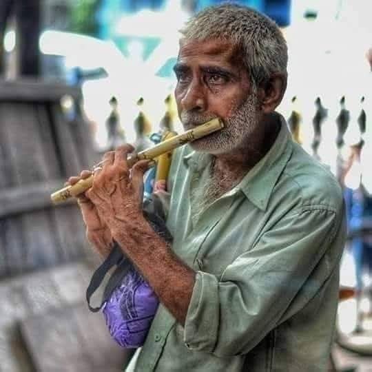 हम वह सादा मिजाज़ हैं जिनसे 
ज़िन्दगी  इंतक़ाम  लेती  है  !!