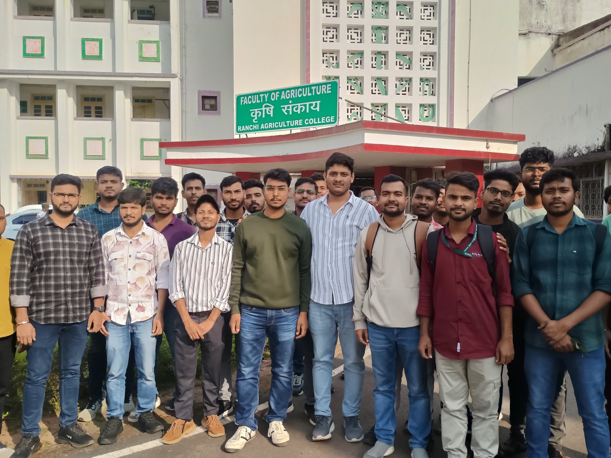 Journalistkantt's tweet photo. बिरसा कृषि विश्वविद्यालय में पढ़ रहे छात्रों की चिंता कौन करेगा? छात्र योग्य हैं, लेकिन सरकार उन्हें अवसर नहीं दे रही है। कुछ दिन पहले BAO परीक्षा की तारीख तय की गई थी, लेकिन परीक्षा के दिन ही पेपर लीक हो गया। @ShahiPratap @ShilpiNehaTirki @yourBabulal https://t.co/GSrybWnpQT