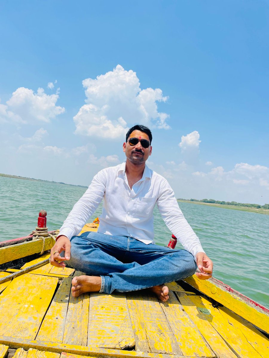 vindeshpandey_'s tweet photo. पावन पर्व देव दीपावली एवं कार्तिक पूर्णिमा (नहान) की हार्दिक बधाई एवं शुभकामनाएं। 
हर हर गंगे। https://t.co/pcZxptbrj3