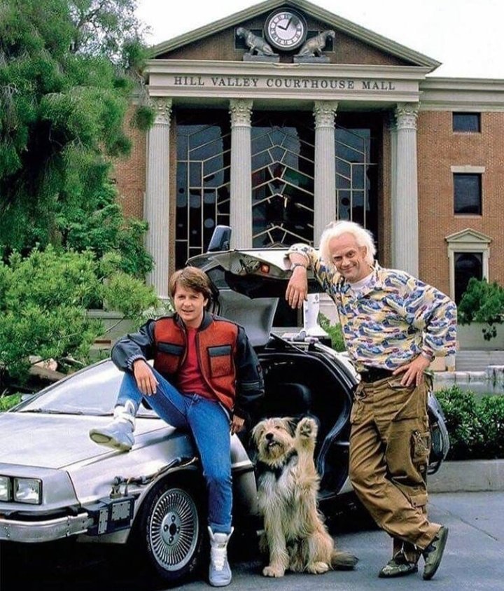 licrondamon's tweet photo. Un día como hoy, 5 de noviembre, Marty McFly se quedó varado en 1955 #BackToTheFuture https://t.co/jitRpAqZsG