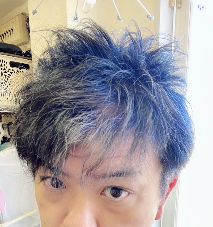 progress2104's tweet image. シルバーヘアーにして行きよったんやけど😅あまりに不評なんで､､､

ブルー7:グリーン3の割合で
やって見たらいい具合になった🙌