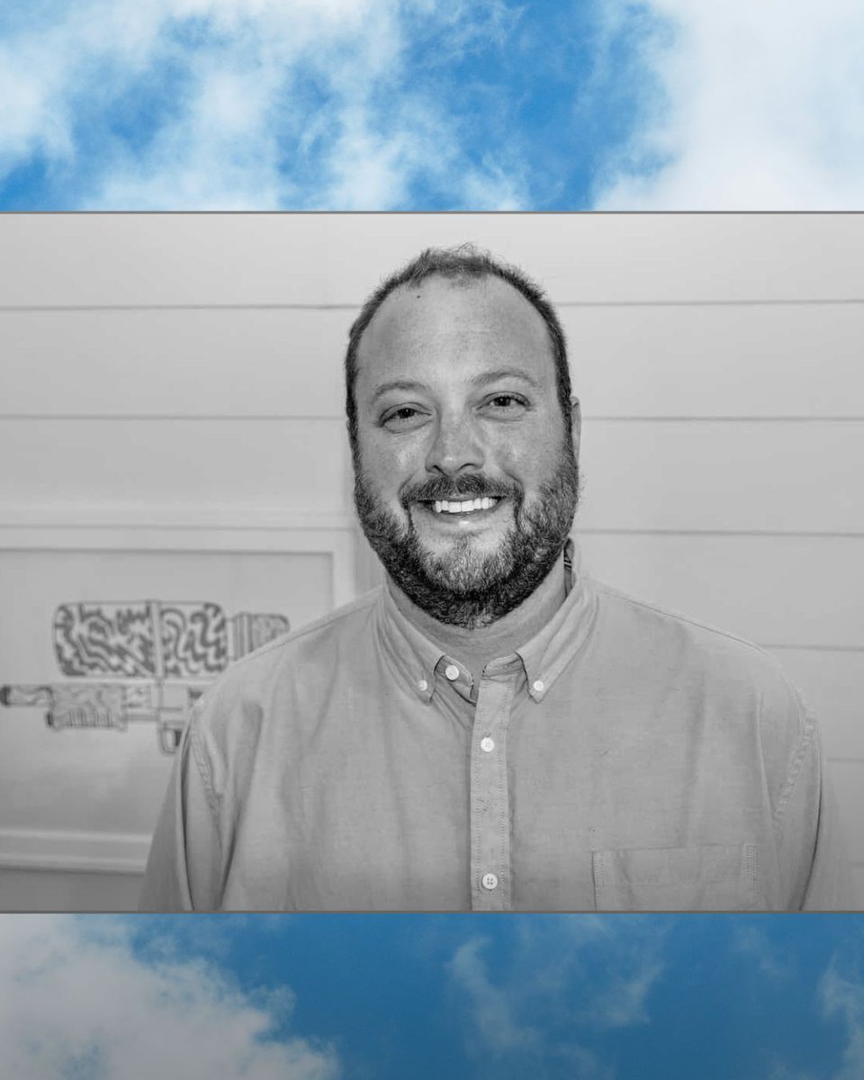 LSUCWprogram's tweet image. LSU English alum Casey O. Banion (&apos;11) has been busy since graduation! We&apos;re fire&apos;d up to celebrate the publication of his new essay collection, FIRE ANTS, with Stephen F. Austin University Press 🐜 

We can&apos;t wait to read it, Casey 🔥 📖