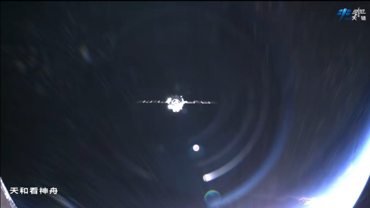 🚨 CMSA announced the return of Shenzhou-20 postponed due to a suspected impact on the spacecraft by space debris.