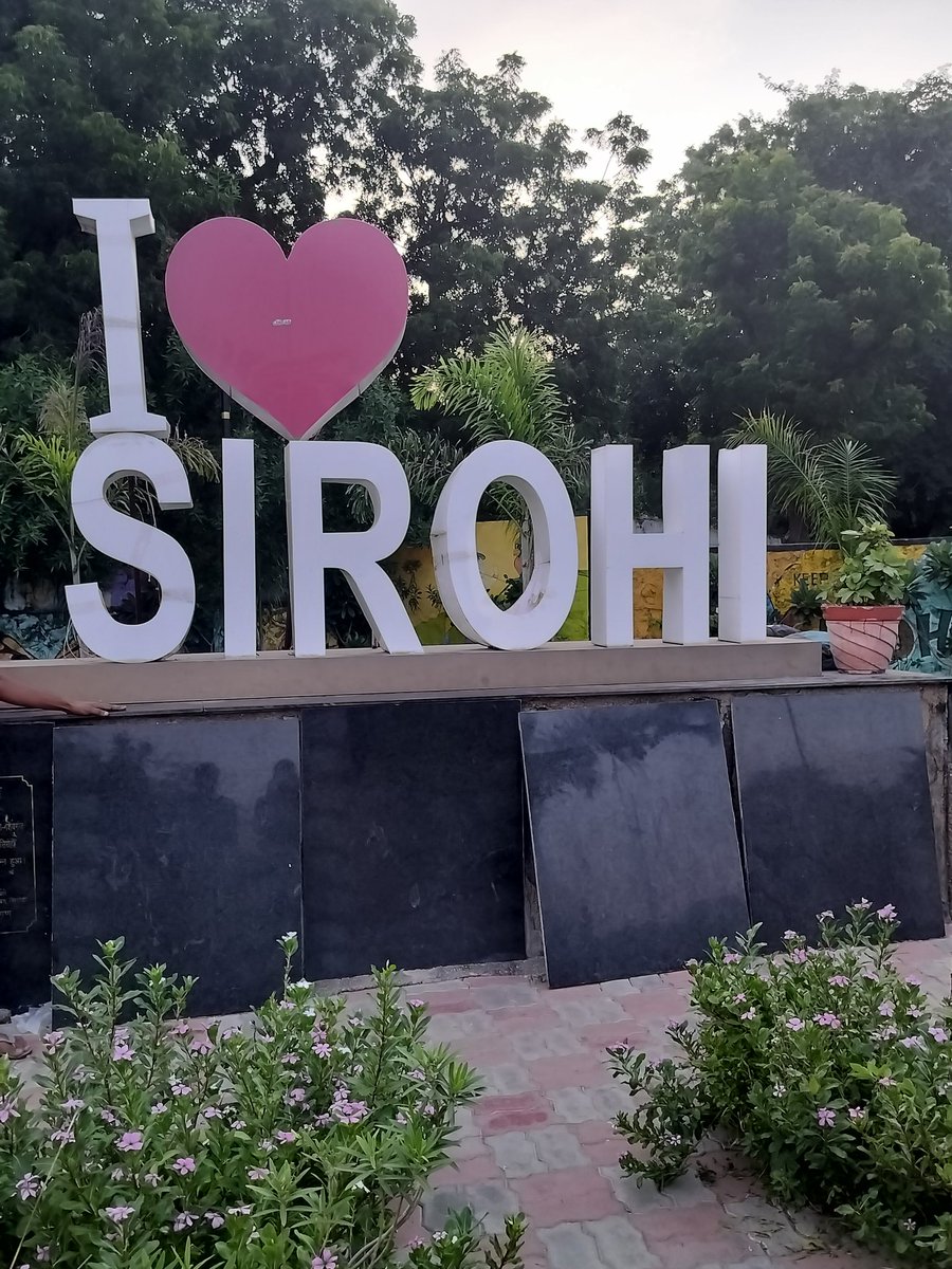 mbhati1361784's tweet photo. Hello friends good morning 🌄 
         Have a nice day in sirohi 🌹💕
Follow me i back 💯. https://t.co/kqWP7AEUis