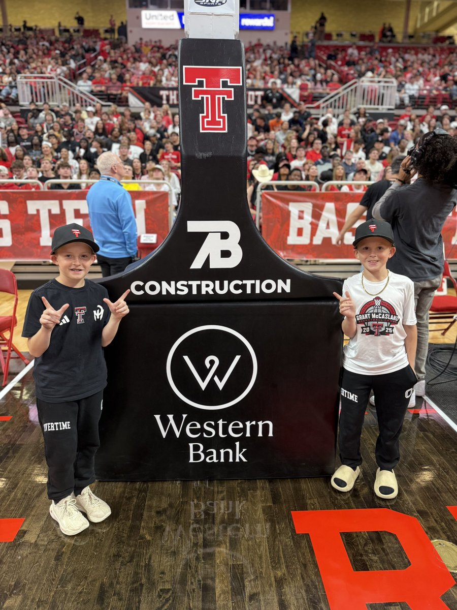 trey_merchant's tweet photo. My boys 💪🏼💪🏼 #7BCommercialConstruction #Legacy #TheyGotNext @TexasTechMBB https://t.co/UGbcQ49xBl