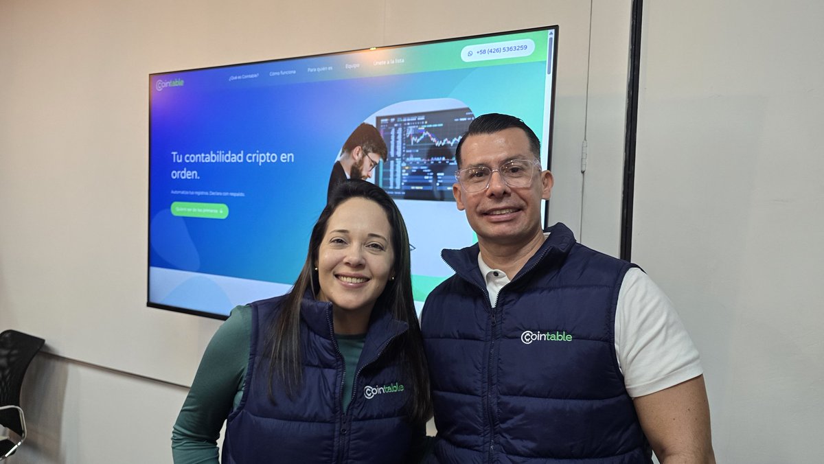 cointable_app's tweet image. Presentamos al team cointable.app estas son las mentes creadoras @valeskaveliz_ y @2_cmr 🇻🇪

Durante el Workshop: Ruta Empresarial a los Criptoactivos (mejores prácticas de adopción y uso) en los espacios del @BitcoinCafeVzla

#generandoculturacripto 
#Bitcoin
#usdt