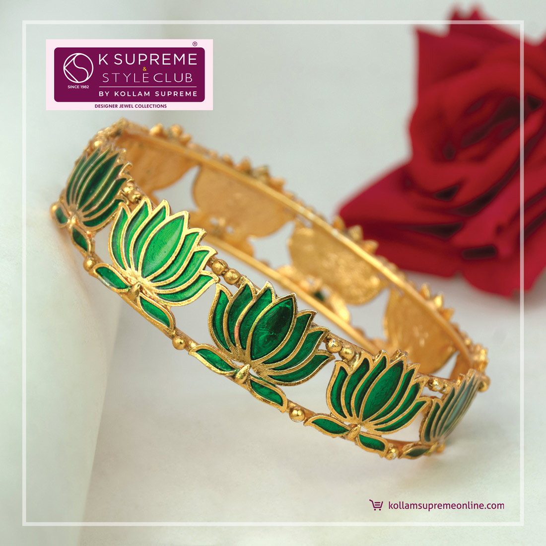 SupremeKollam's tweet image. Elevate your festive look with our Matte Gold Plated Lotus Enamel #Bangle!
Shop Online: ow.ly/oA2m50Xmnfu
.
#KeralaFashion #BangleStyle #LotusJewelry #FestiveJewelry #WeddingStyle #CulturalElegance #KollamSupreme #LotusBangles #TraditionalElegance #FestiveFashion