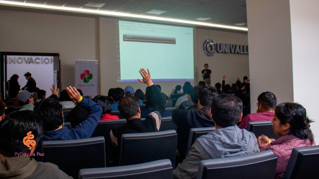 pydaylapaz's tweet image. ✋ ¡Preguntar también es parte del aprendizaje!
En el #PyDayLaPaz2024, la curiosidad estuvo presente en cada charla.