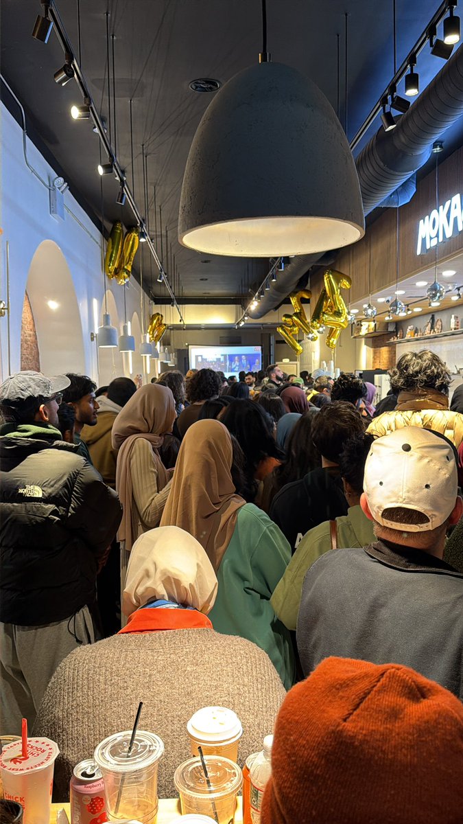 from__kp's tweet image. Astoria is turned up for Zohran