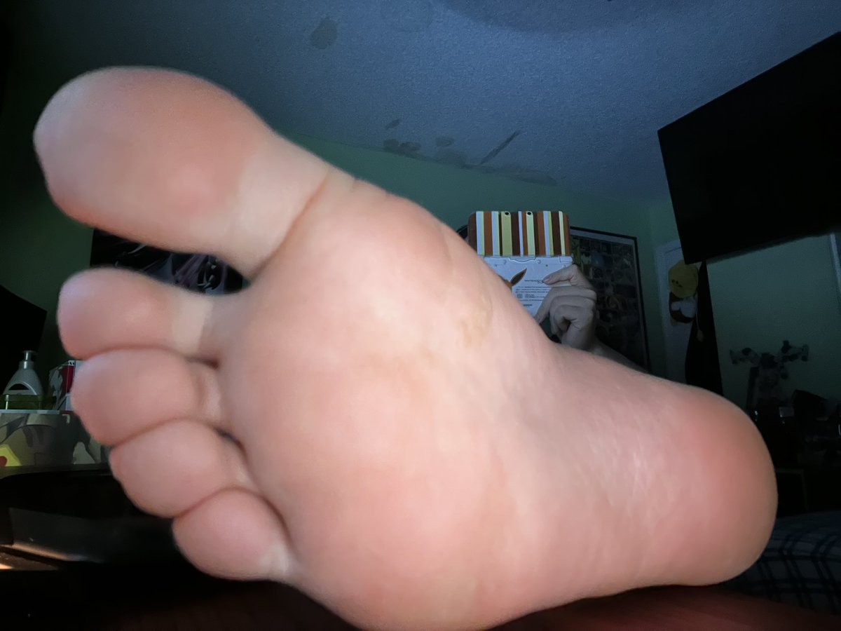 dangerous lack of fat retarded guy feet on this site, also can u keep it down im playing mario kart

should i do this more often