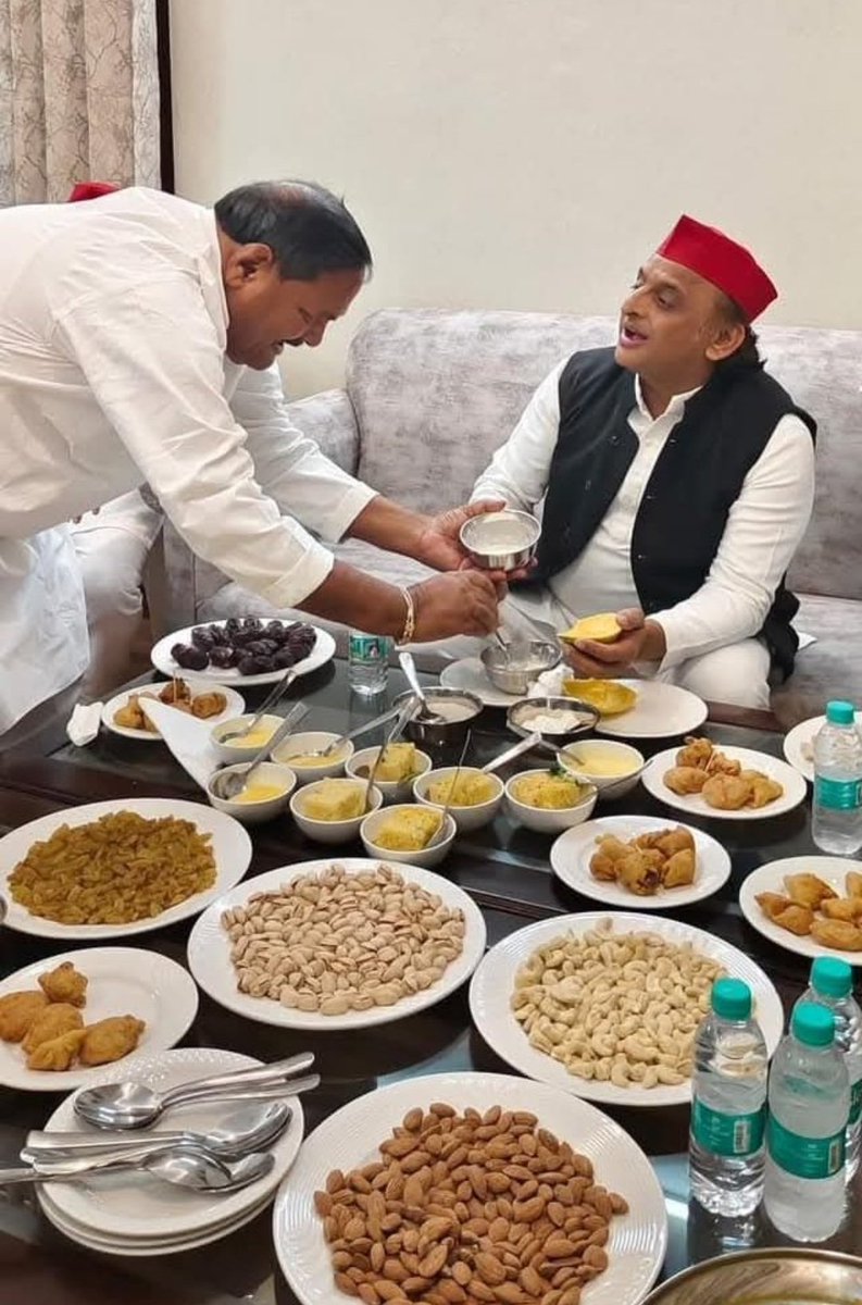 🌞 Good Morning! 🌸
ज़िंदगी में मिठास बनाए रखो,

#GoodMorning #PositiveVibes #Happiness #SamajwadiParty #samajwadipartyofficial #Congress <a href="/CommonBS786OM/">BITTU SHARMA- ‏بٹو شرما</a> <a href="/Deshmukh_0/">रितेश देशमुख ( 𝙿𝚊𝚛𝚘𝚍𝚢 )</a>