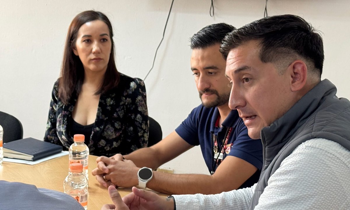 DMSPDGO's tweet image. 🤝 Trabajando por un Durango más seguro.
Con representantes de la empresa @Tiendas_OXXO, con el propósito de fortalecer la coordinación en materia de seguridad en sus establecimientos y brindar un mejor servicio a las y los duranguenses.
#DurangoEsElCamino
#LaPrevenciónEsElCamino