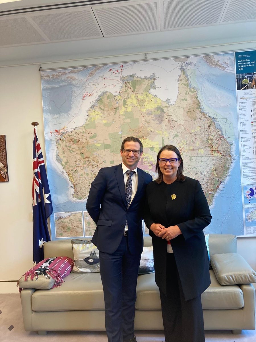 Great to welcome Minister @ChrisPenk to Canberra this week. Productive talks with Australian counterparts on strengthening trans-Tasman economic ties. 

From 🔧 manufacturing and 🧰📈 small business tools to wider defence cooperation ⚓️

Next stop: Sydney for the Maritime