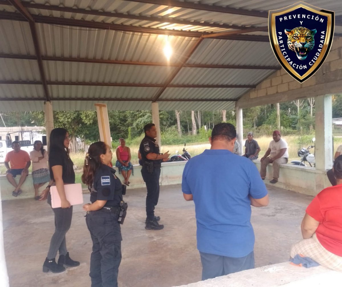 CEPREDECAM's tweet photo. En #ValleDelQuetzalcóatl, #Champotón, la #SPSC fortalece la #PrevenciónCiudadana con la conformación de nuevas #RedesVecinales
Se impartieron las pláticas “Policía de Todos”, “Mujer Valiente” y prevención del delito.
¡Juntos construimos comunidades seguras!
#PolicíaDeTodos https://t.co/Ln2DN1hnbB
