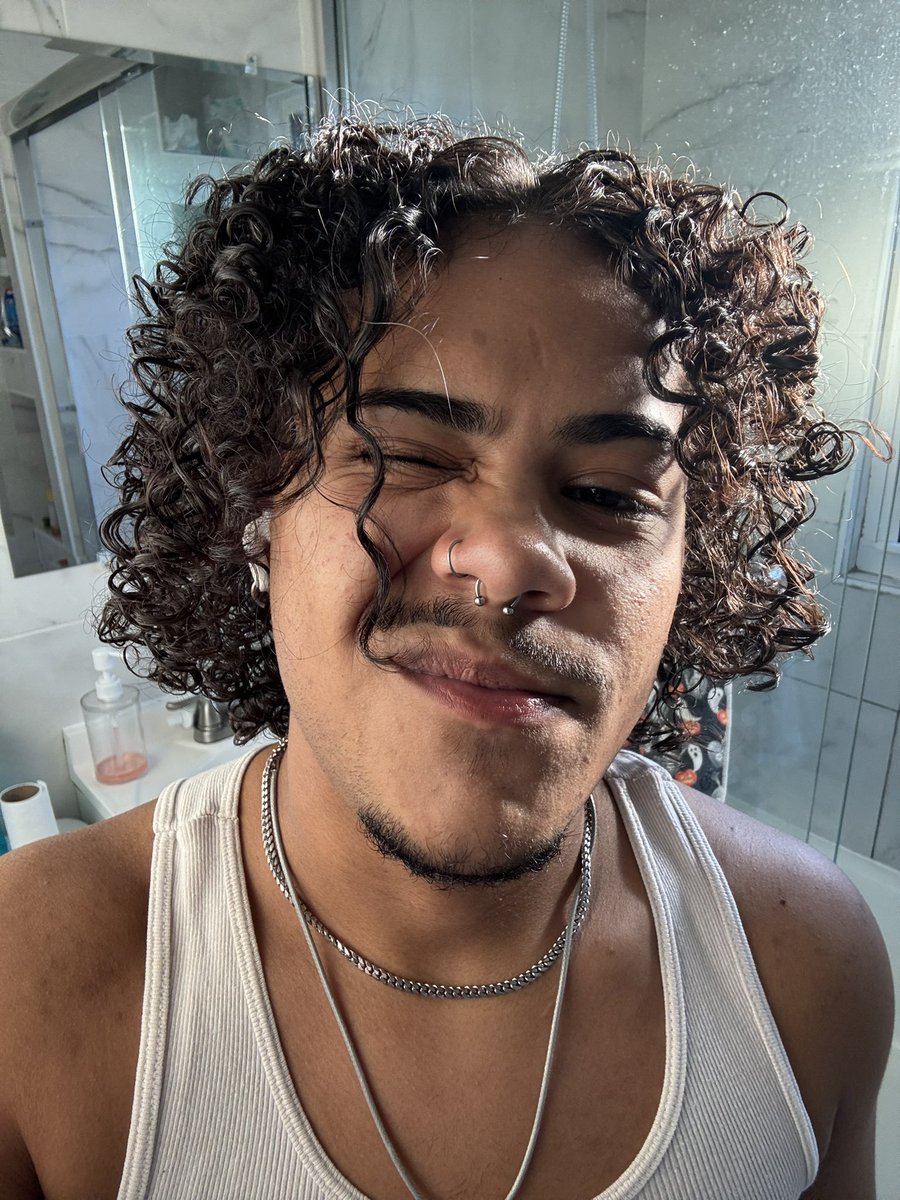 ranishreds's tweet photo. #NewProfilePic #alternativeboy https://t.co/pkDwcIMZEK