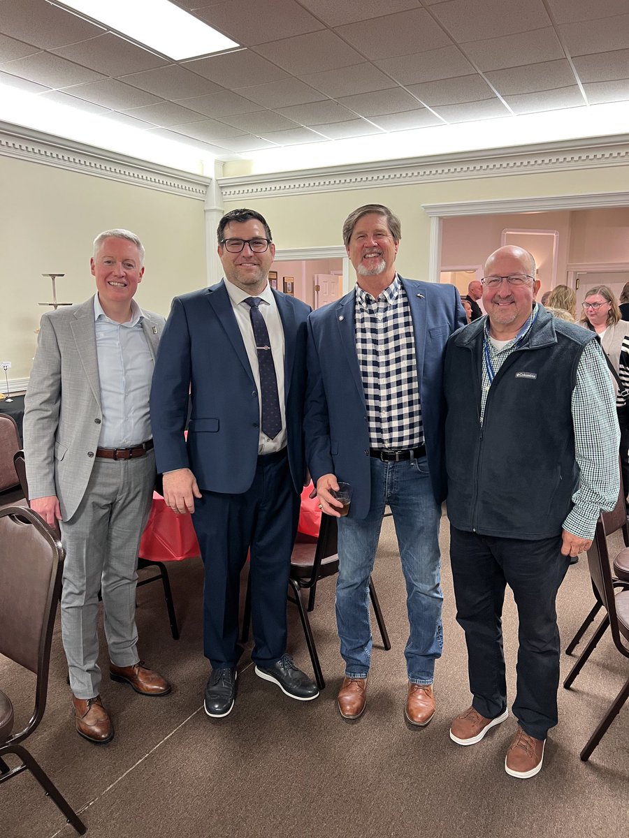 gregoryjgoode's tweet image. Happy to join a lot of friends this evening to celebrate State Rep Tonya Pfaff who was honored by the Vigo County Truman Club. IN Senate District 38 overlaps with IN House District 43, and we work together in bi-partisan ways to advance west-central Indiana at our statehouse.