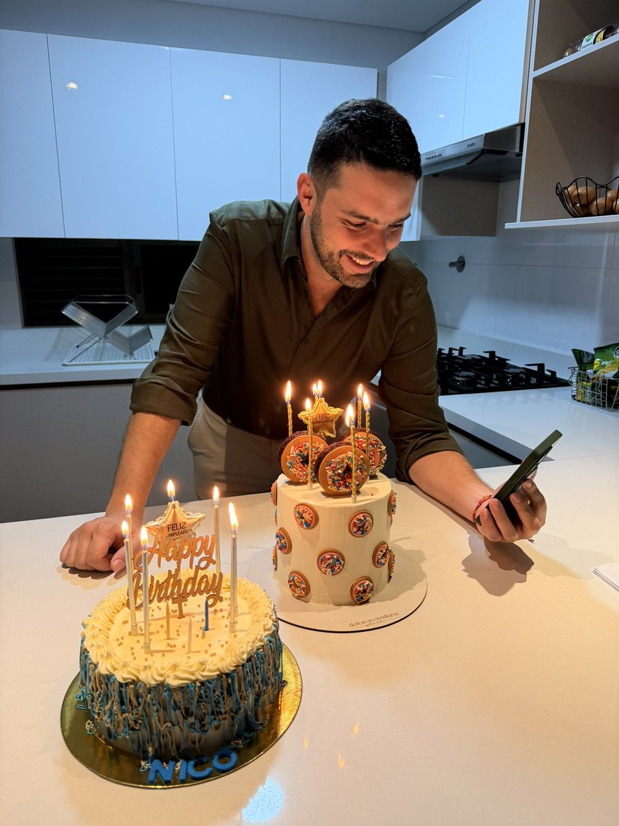 nicoferfalla's tweet photo. Soy muy feliz 😀 https://t.co/HTlfLm2frb