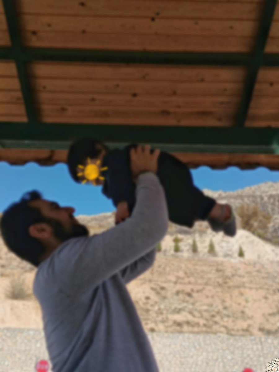 eşiklere oturmuş aya doğru çocuklar
o serin bereket gölgeleri çocuklar yani çocuk o güzel tüccar

#YeniProfilResmi