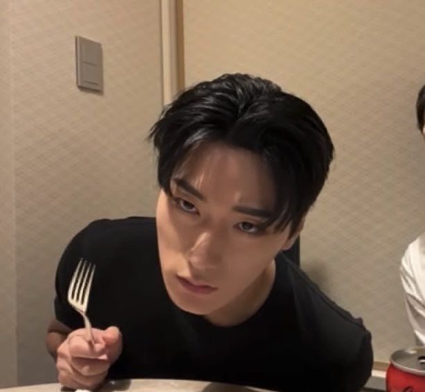 hwa lover tweet media