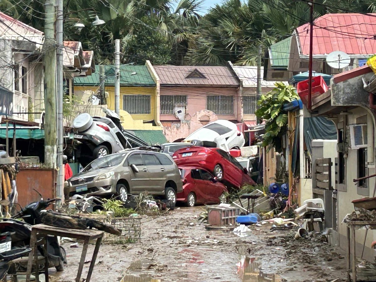 wave2gyuu's tweet photo. EYES ON CEBU!

Cebu needs your help, everyone 🙏 The recent typhoon has caused immense damage — homes destroyed, areas flooded, and lives lost. Below are some donation drives I know of. Please spread the word and help in any way you can. 

pictures ctto https://t.co/Md1Br3cEqx