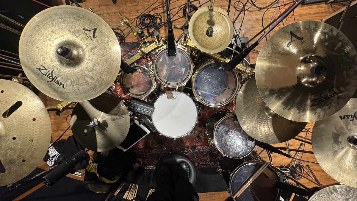 昨日はノクブラ新曲のレコーディングでした！🥁
これ引っ提げてツアー回るの楽しみ！！🤘