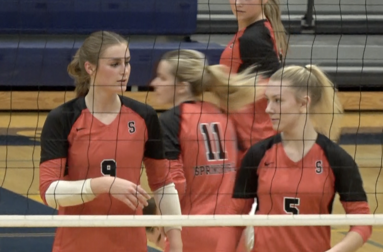 Pioneers Advance to Sectional Final with Win Over Senators:
channel1450.com/2025/11/04/pio…