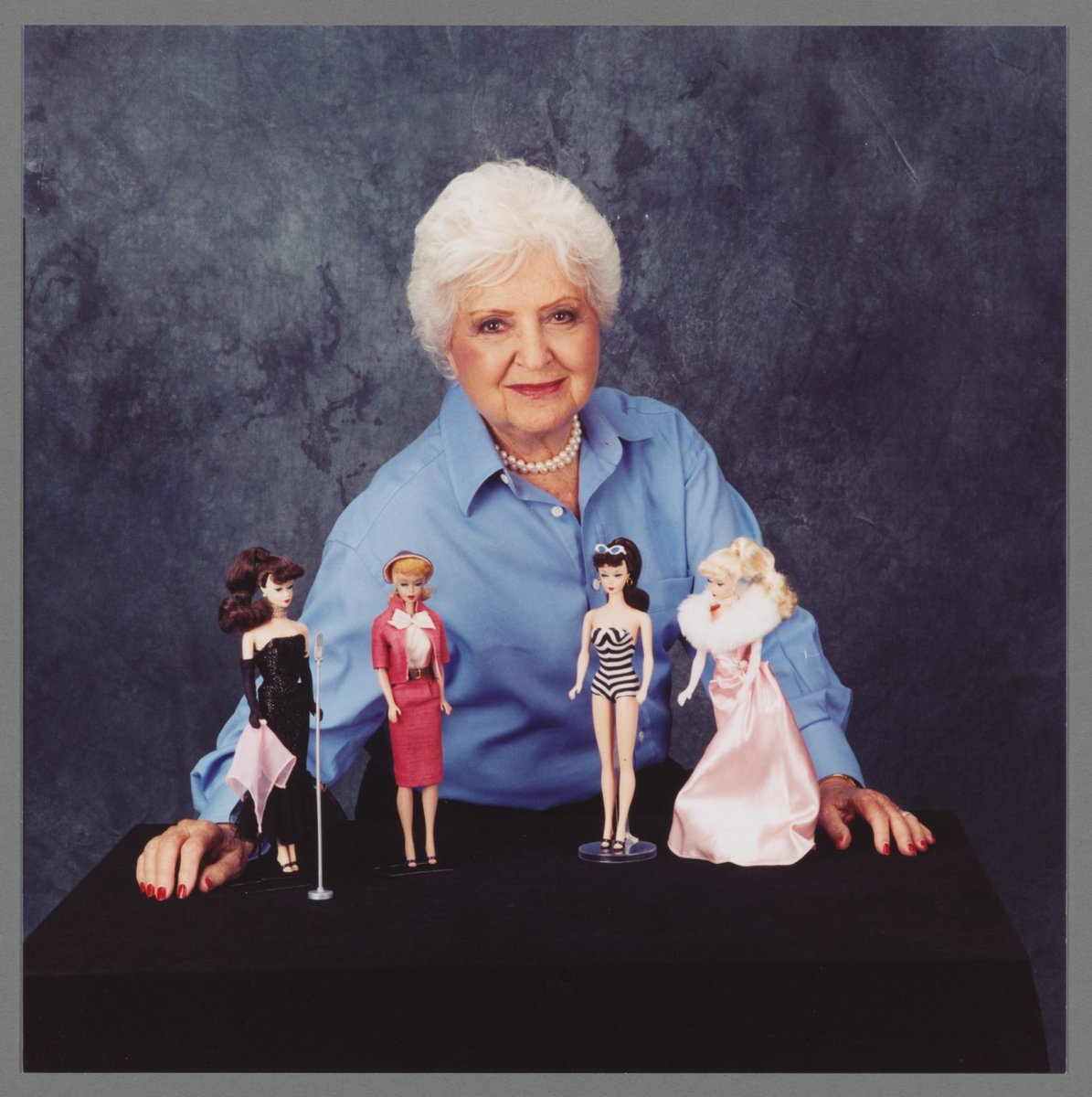 factsofyore's tweet image. 6/15 Ruth Handler (1916)
An American businesswoman and inventor. She was co-founder of the toy manufacturer Mattel and is best known for inventing the Barbie doll in 1959.

#HBD #RuthHandler