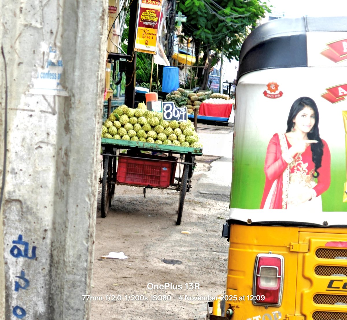 ArunBee's tweet image. Today I bought custard apples from a street vendor and as is my habit I struck up a short conversation with him.

Here’s something many people might not know which I first learned in the 1990s. Most of those roadside fruit vendors you see aren’t actually self-employed. They’re…