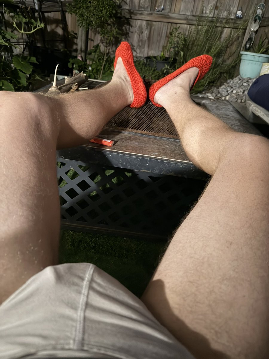 bigBustedBunny's tweet photo. Thanks for the knitted slippers mom, they don’t look like mini mouse at all. https://t.co/2vbh29OTUo