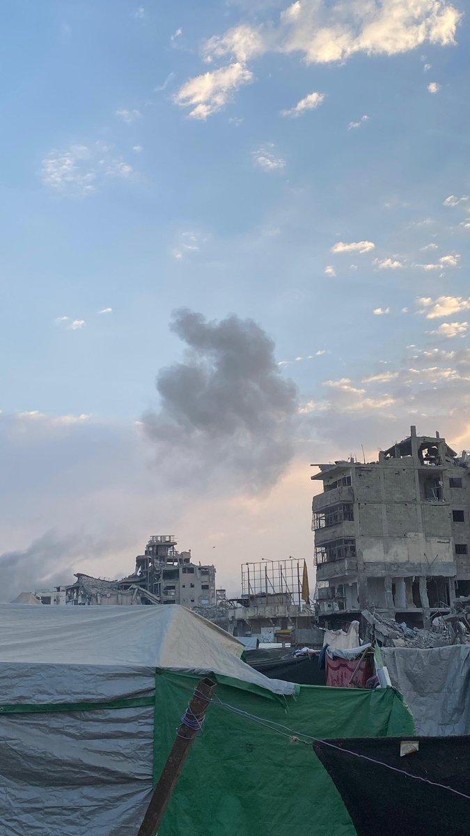SPlusPal's tweet image. 📷  غارة جوية من طيران الاحتلال تستهدف المناطق الشرقية لمدينة غزة
