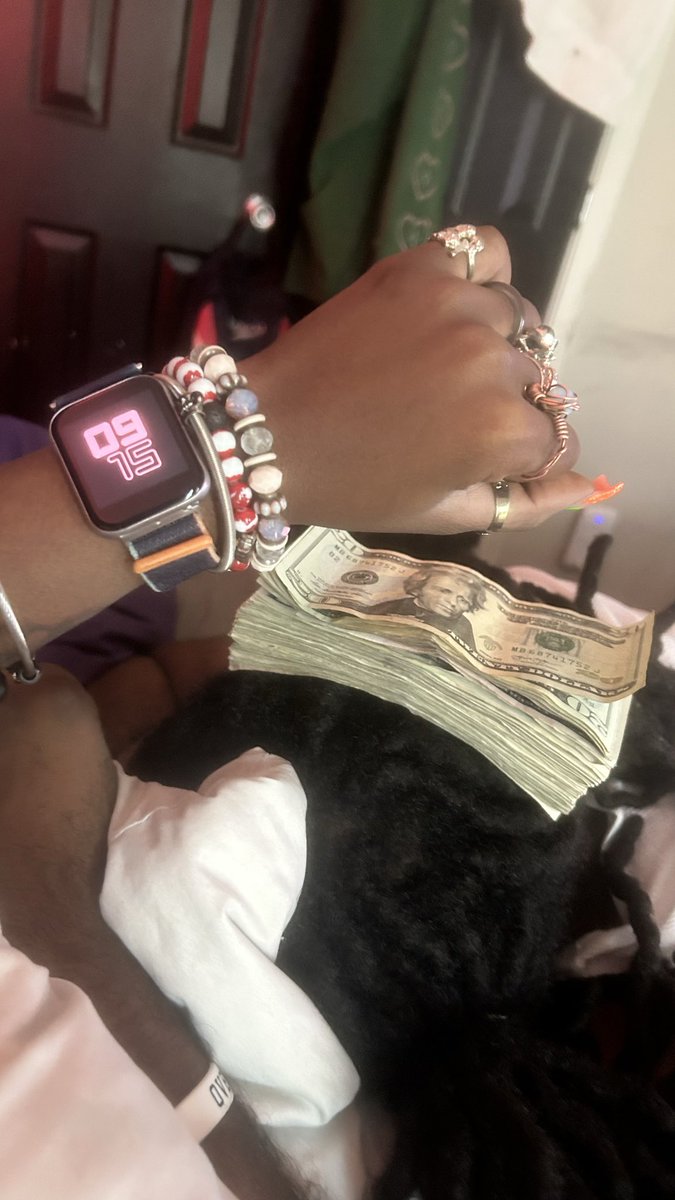 iiiheartbk's tweet photo. #msGetMoney 💸 #LoveYourW 💩💩i eat for breakfast lunch and dinner 😩 ft #mymanduhh 😂💘🤞🏽💍🩻💝 https://t.co/RAA5hIEkS1