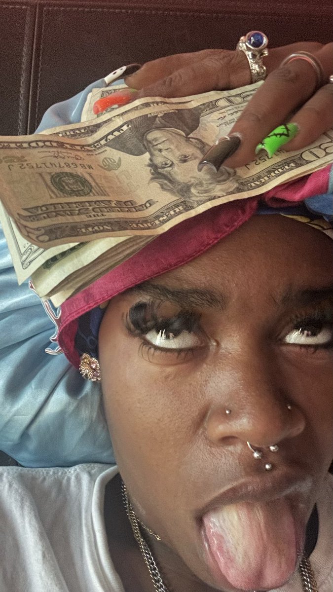 iiiheartbk's tweet photo. #msGetMoney 💸 #LoveYourW 💩💩i eat for breakfast lunch and dinner 😩 ft #mymanduhh 😂💘🤞🏽💍🩻💝 https://t.co/RAA5hIEkS1