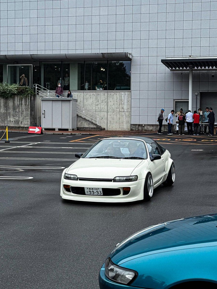 試しに赤にしてみたけど、色味のせいかエラく似合わない
(# ﾟДﾟ)💦

やはり安定と信頼のホワイトの提供でお送りします。

#toyotasera 
#exy10 
#赤にしてみる
#これはイカン
#安心と信頼の
#ホワイトで続投
#ホワイトなら
#冠婚葬祭イケる