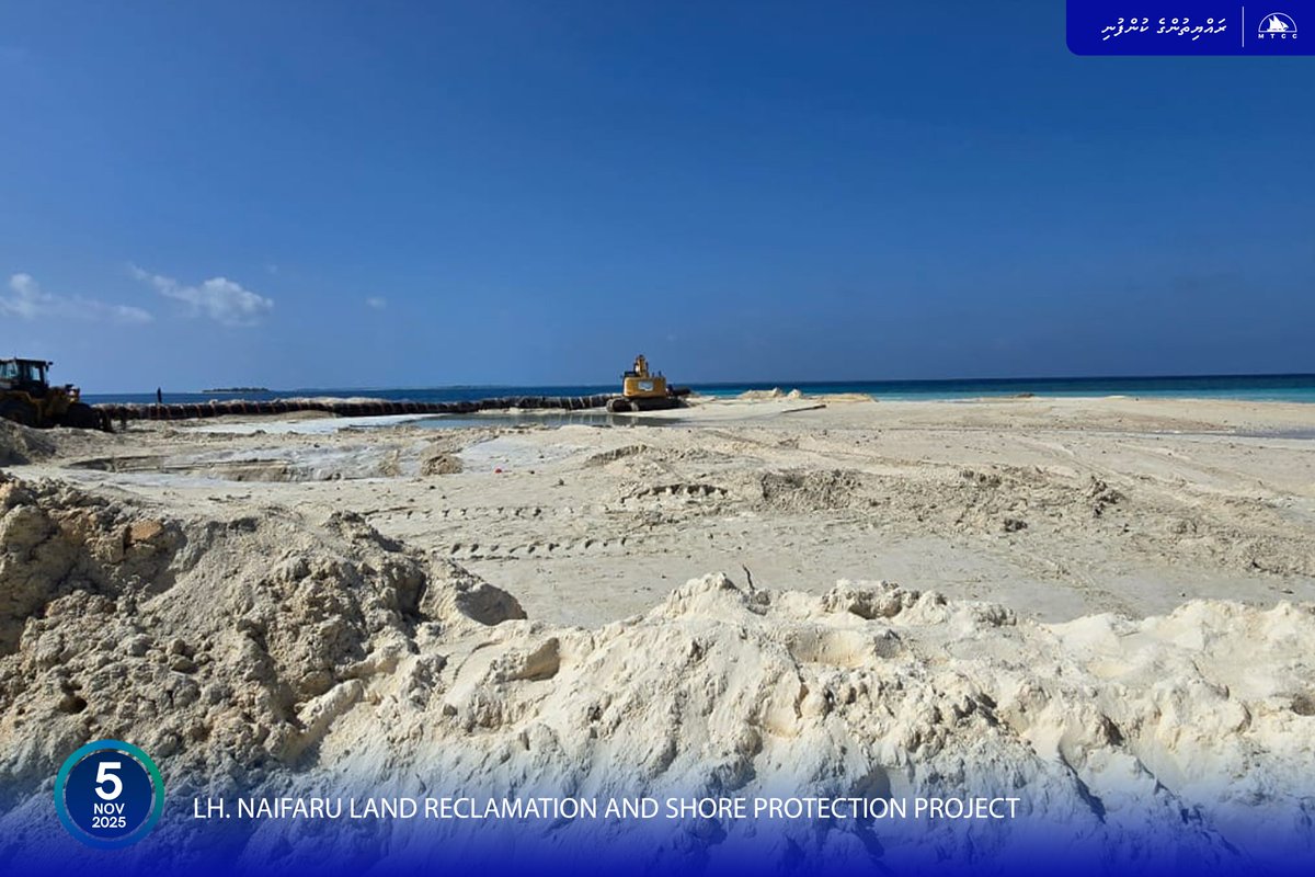 MTCCPlc's tweet image. Project Update: Design and Build of Land Reclamation and Shore Protection at Lh. Naifaru  

We have commenced reclamation operations. Sand bund work is ongoing.  

Follow more updates at: projects.mtcc.com.mv #MTCCProjects #TeamMTCC #RayyithungeKunfuni #GaumuBinaakurumugaaMTCC