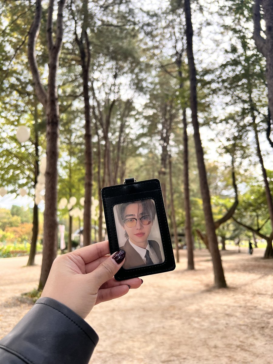 katrenx's tweet photo. nami w/ my favorite persons 🤠🍂 https://t.co/TezNkMczgU