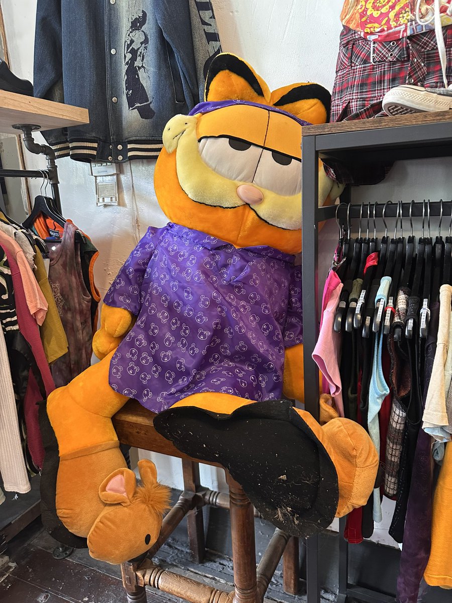 mindlessgarbage's tweet image. exploring a lil history